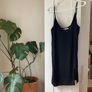Reformation Marlowe dress is black Only worn once!